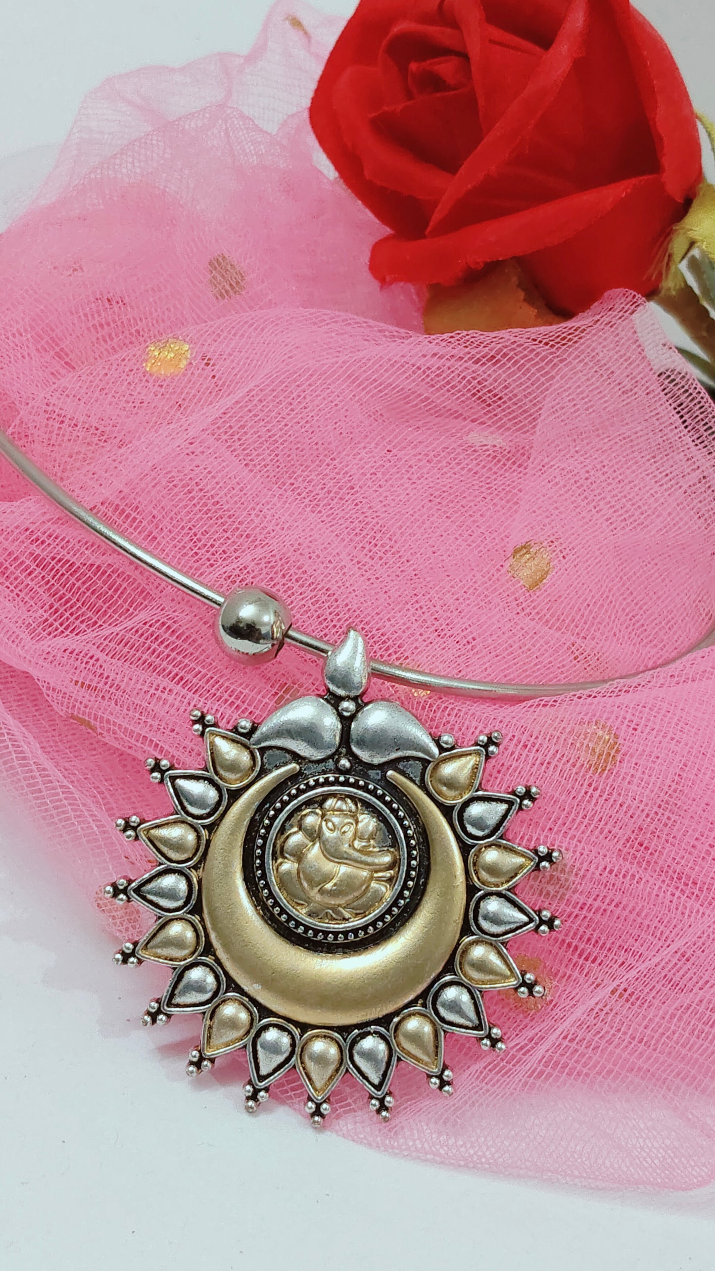 Hasli set with earrings