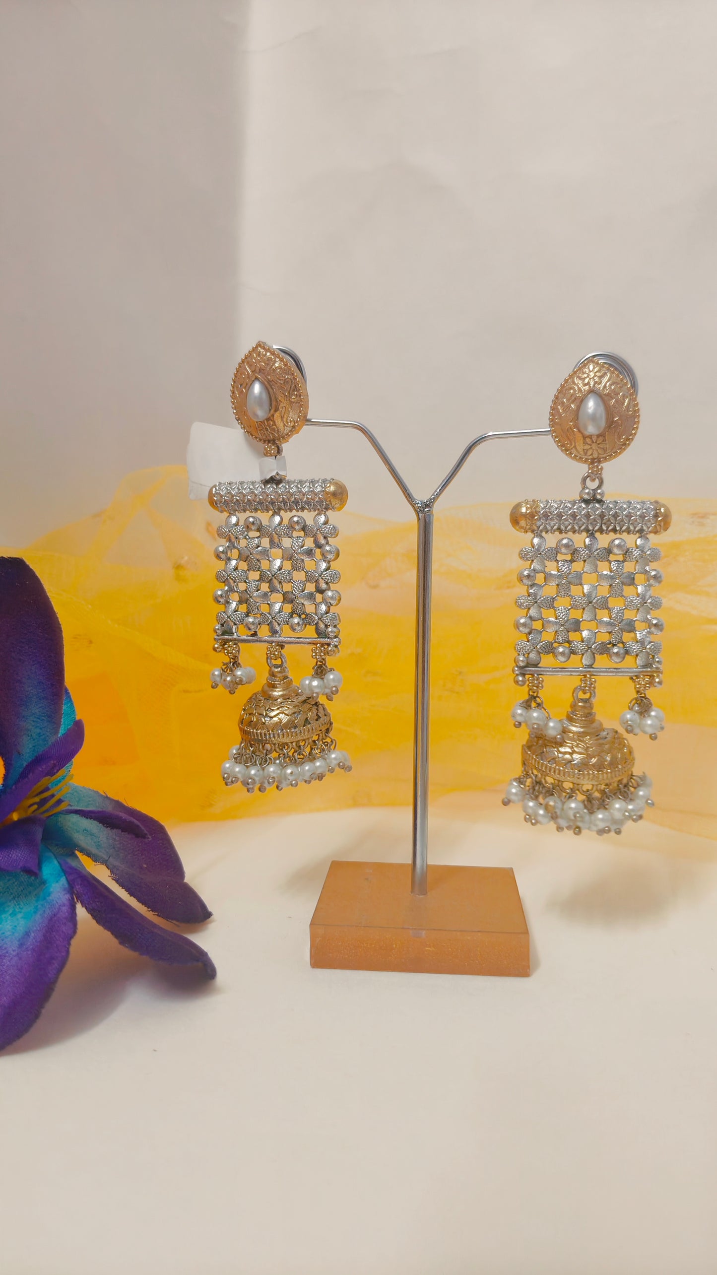 Mohini Earring white