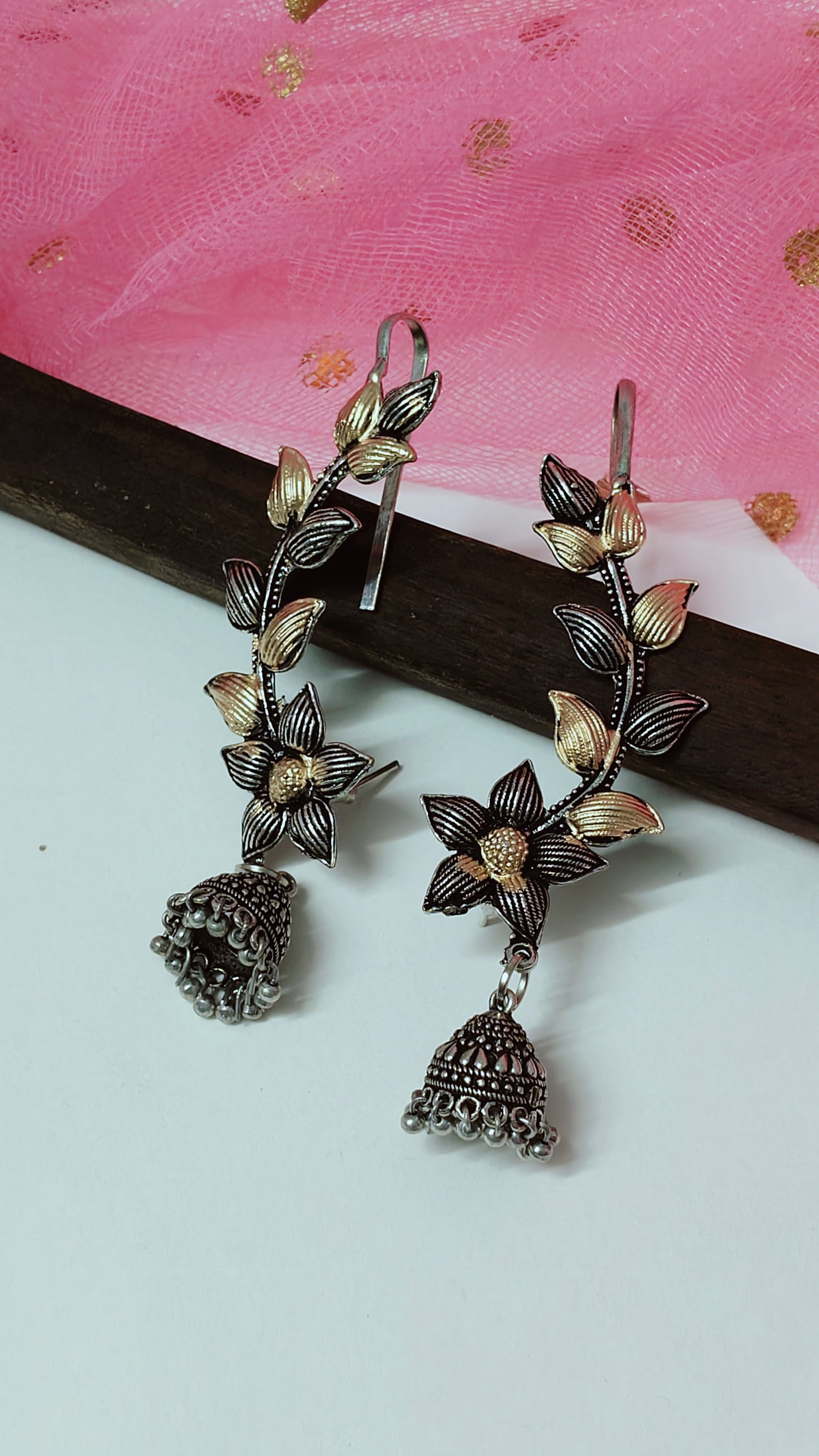 Ear Cuff with flower Design
