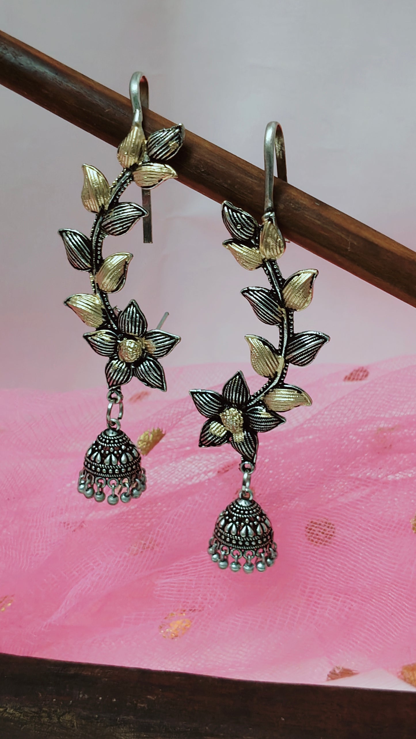 Ear Cuff with flower Design