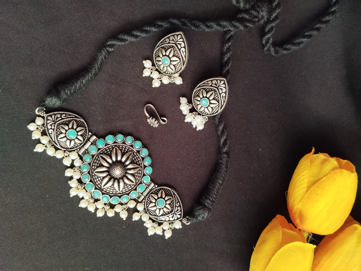 Choker set with earrings