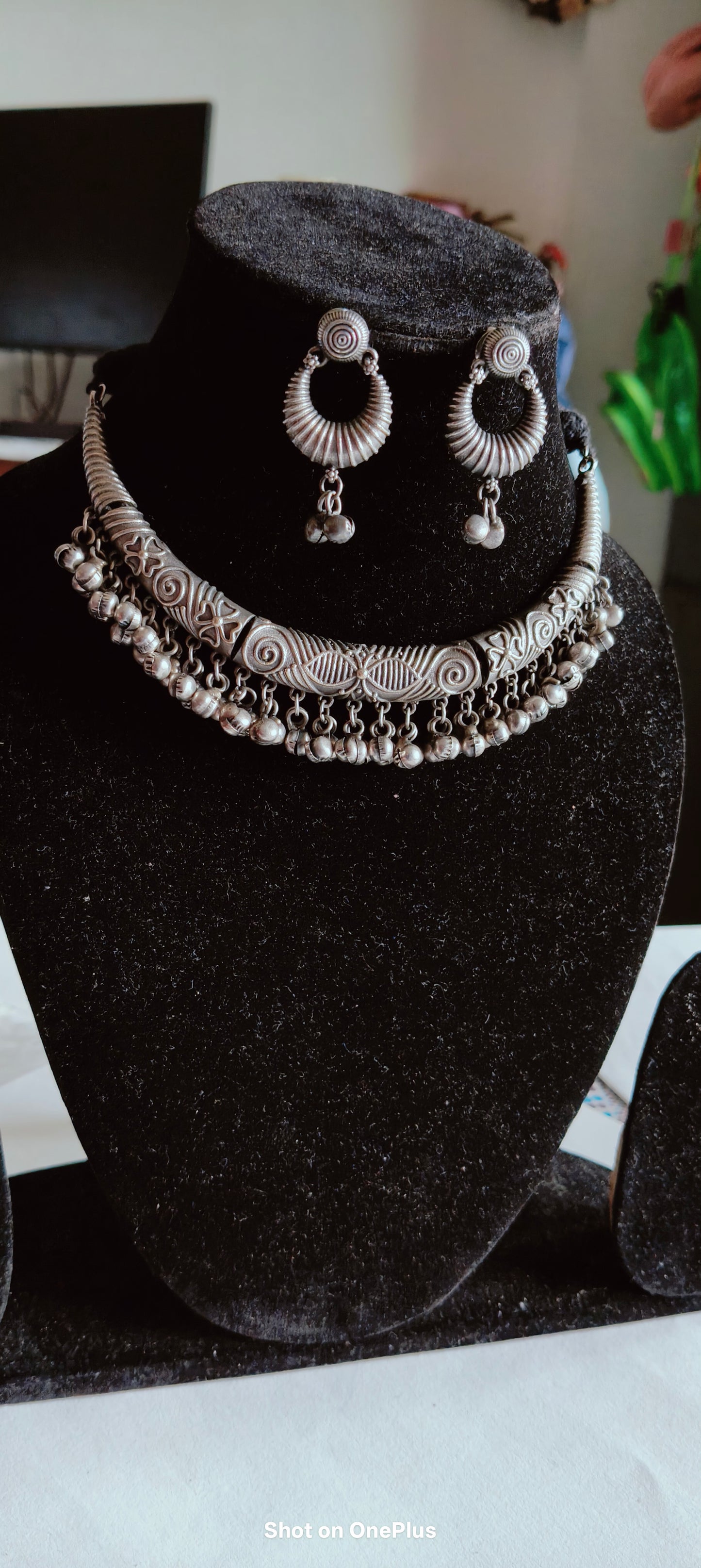 Gungru Hasli set with earrings