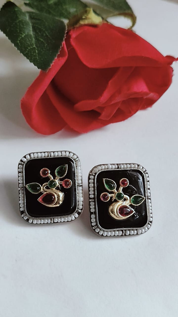 Pachi Kundan Stud Black
