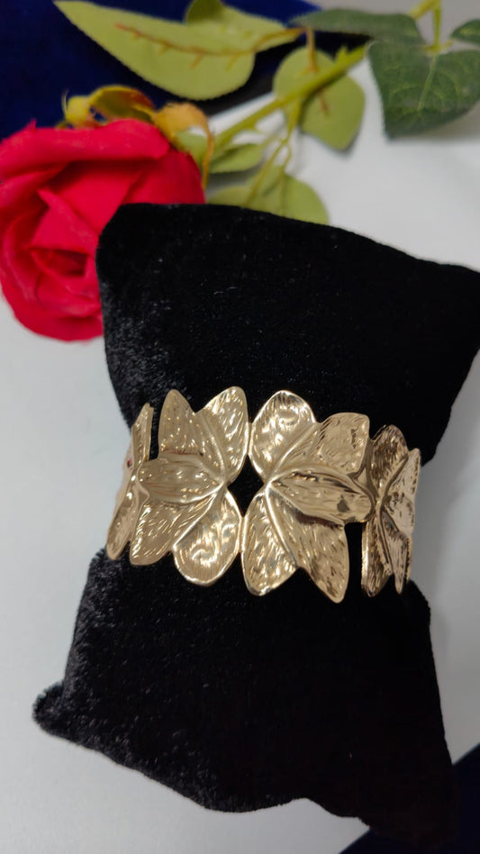 Hand Cuff Flower (Anti tarnish)