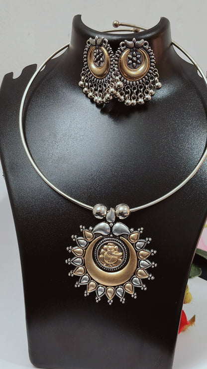 Hasli set with earrings