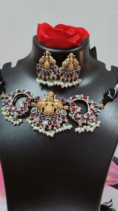 Aarohi choker