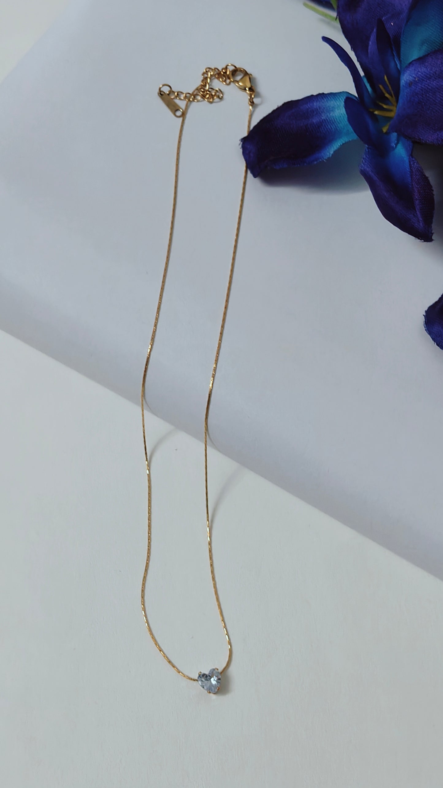 Heart Diamond pendant Sleek chain