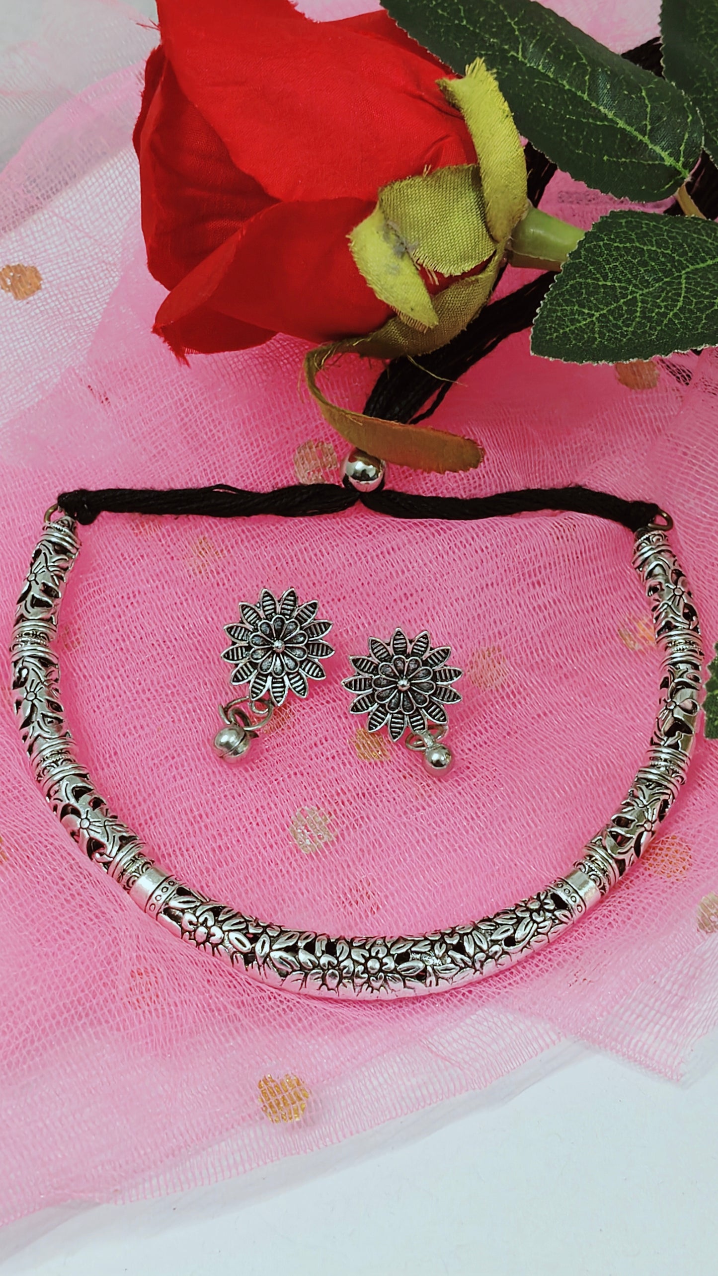 Plain Hasli set with earrings