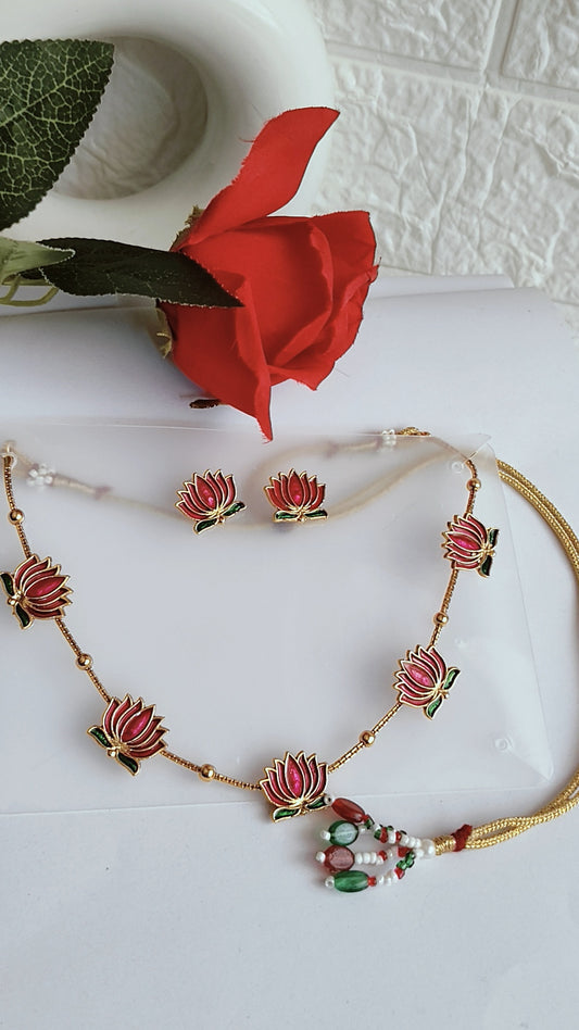 Lotus Set with Studs(Red)