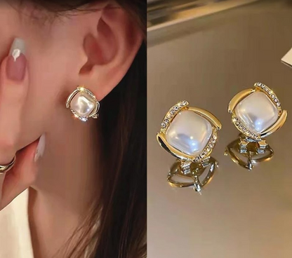 Pearl stud square